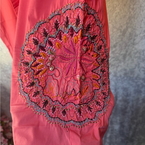 Crest Coral Pink Capris with Embroidered Mandala - Picture 3 of 7